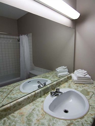 Motel Princesse Saguenay Exterior photo